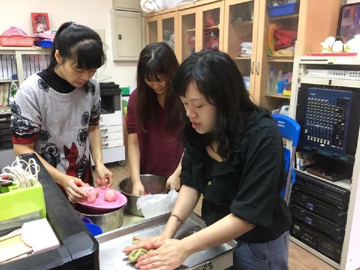 107年12月22日冬至搓湯圓活動 107年12月22日冬至搓湯圓活動